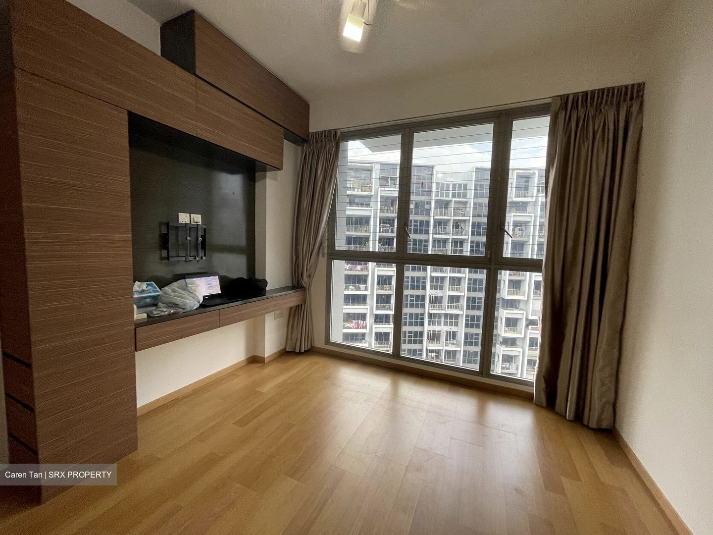 Prive (D19), Condominium #556354261